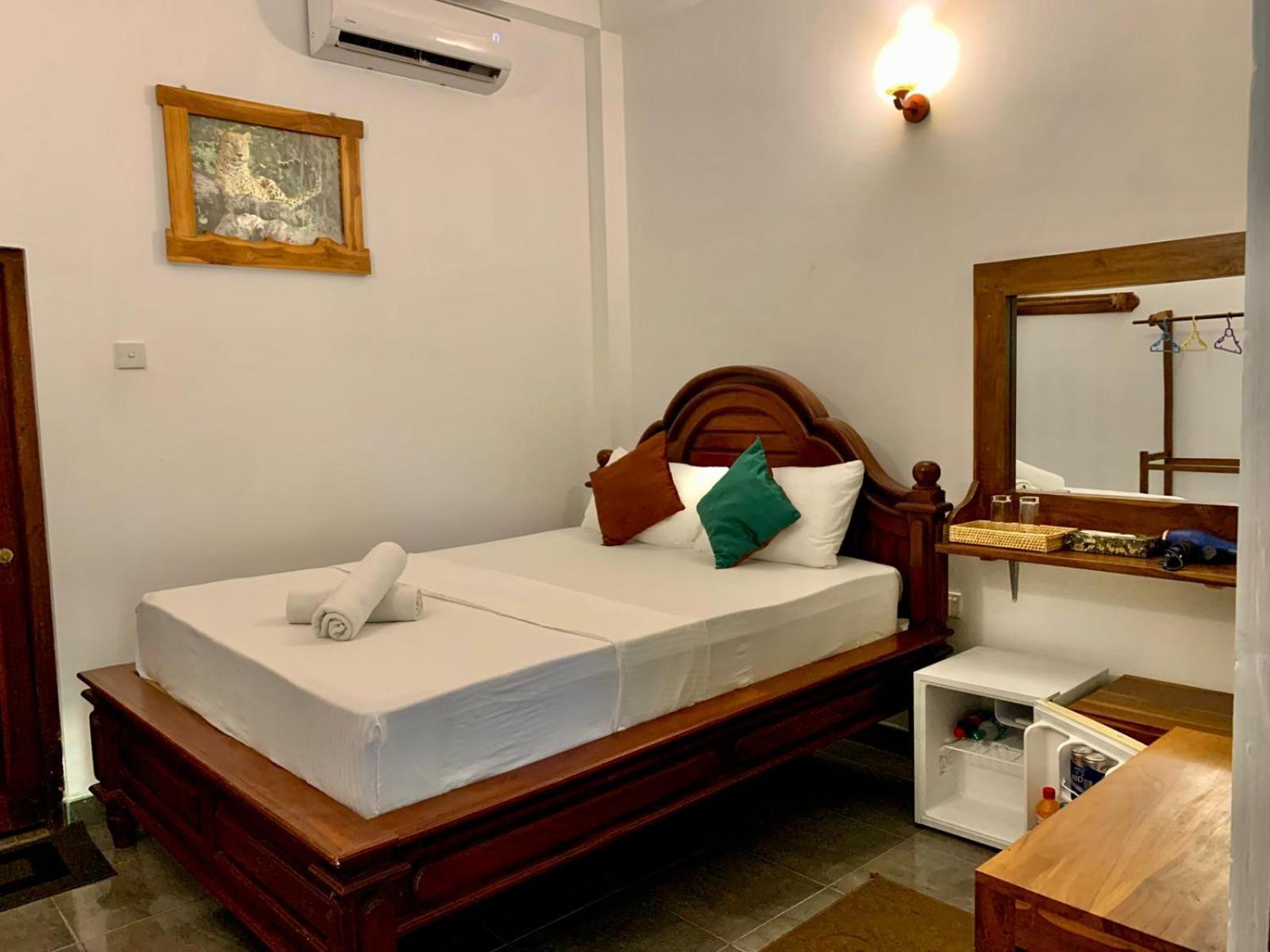 Walawa Blue Sapphire Hotell Udawalawe Exteriör bild