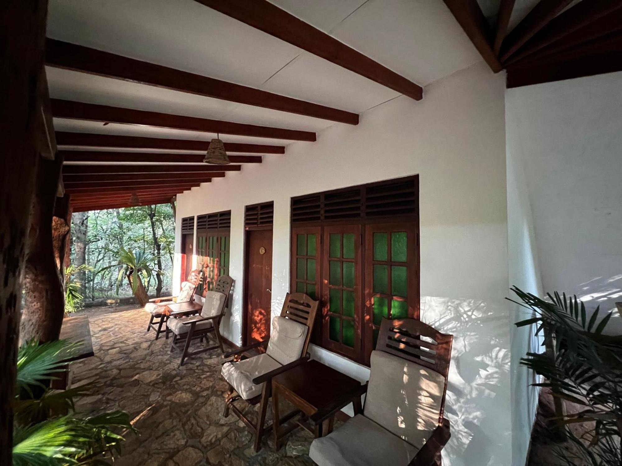 Walawa Blue Sapphire Hotell Udawalawe Exteriör bild